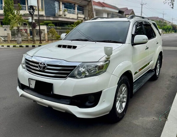 Toyota Fortuner penuh