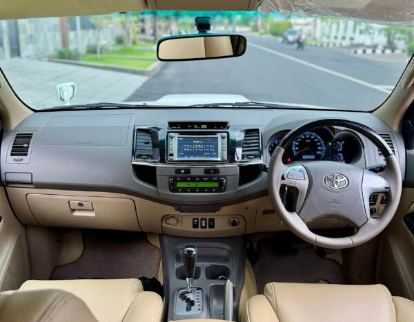 Toyota Fortuner penuh